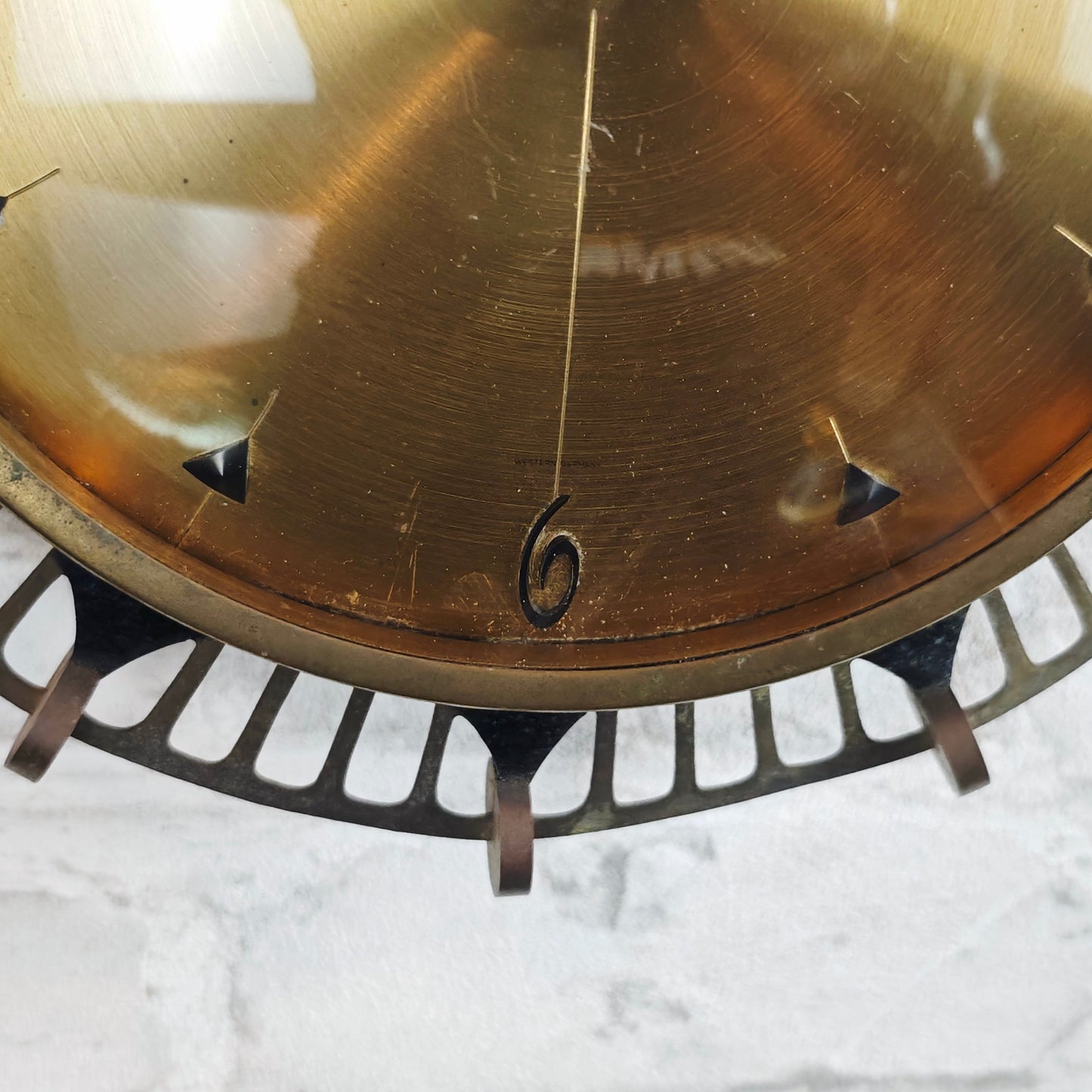Atlanta Wanduhr 50er Jahre mechanisch Messing Wandpendeluhr Midcentury Sputnik Space Age Schlaguhr