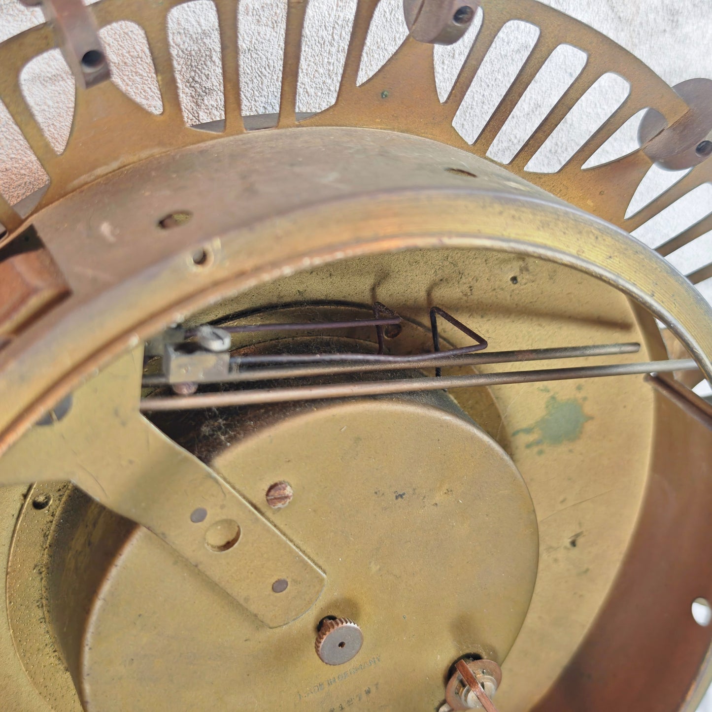 Atlanta Wanduhr 50er Jahre mechanisch Messing Wandpendeluhr Midcentury Sputnik Space Age Schlaguhr