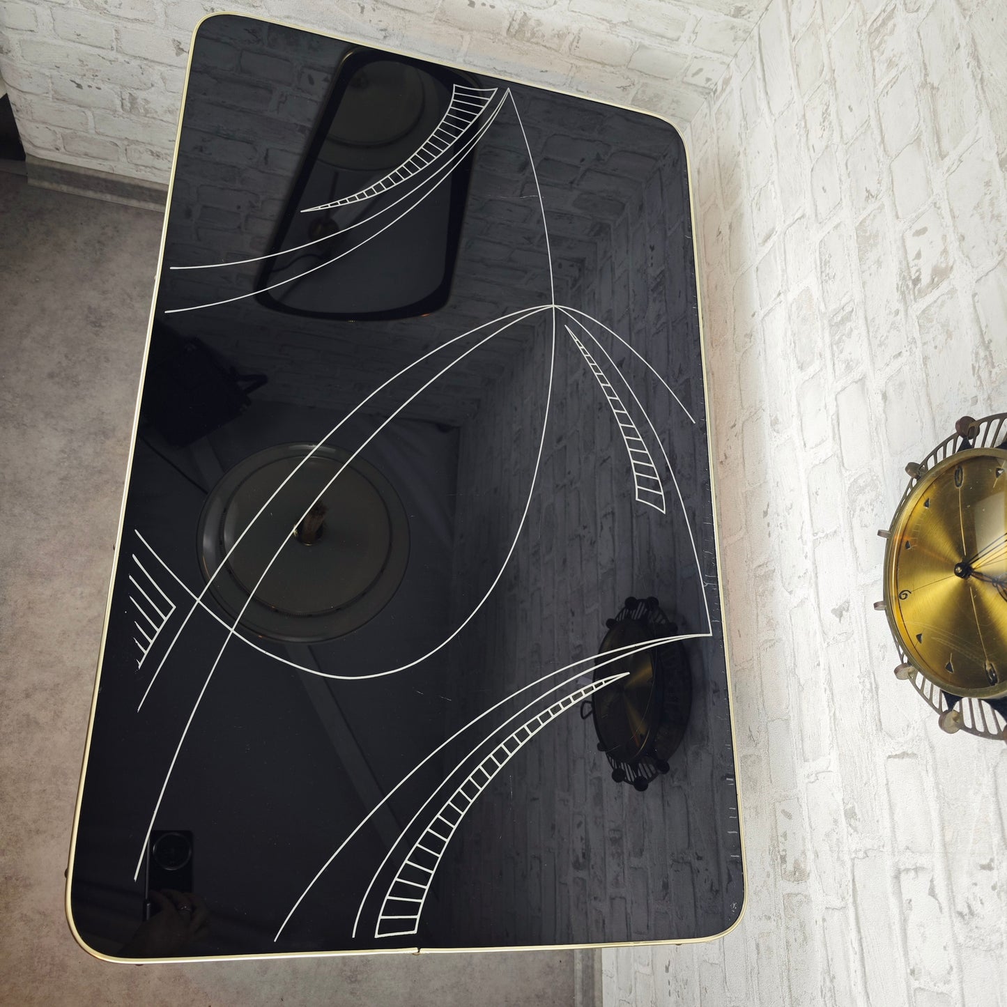 Midcentury Tisch 50er Jahre schwarz gold Glasplatte mit Muster abnehmbaren Beinen Sputnik Rockabilly Retro