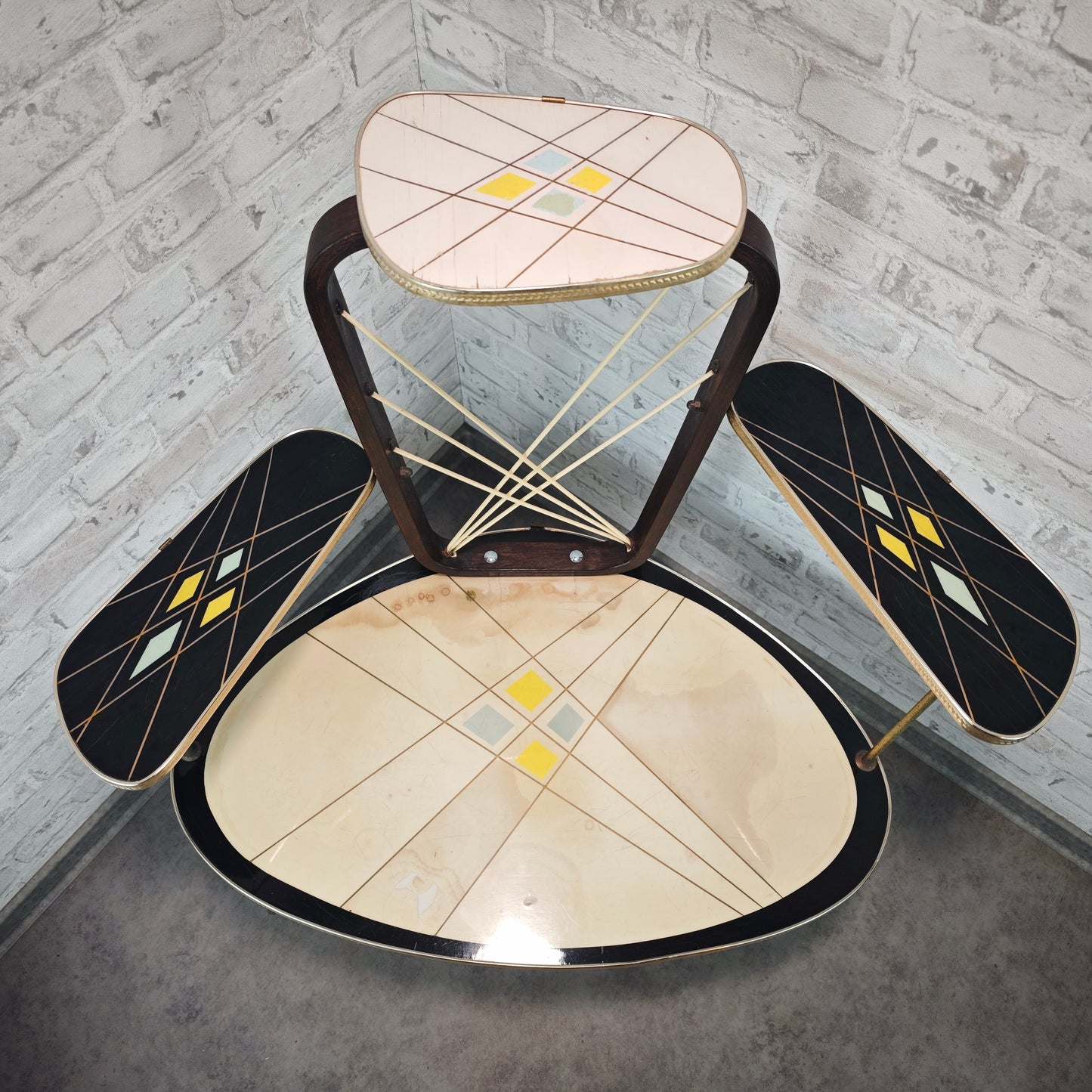 Midcentury Blumenhocker 50er Jahre Pflanzentisch Etagere mit Linienmuster Space Age Retro