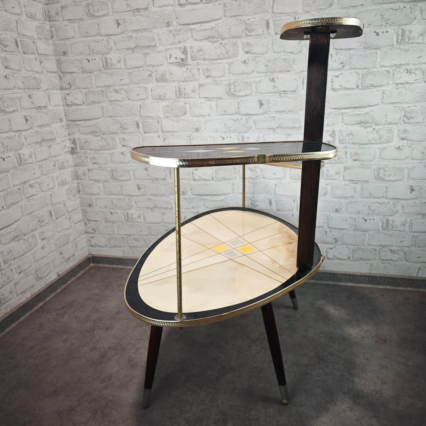 Midcentury Blumenhocker 50er Jahre Pflanzentisch Etagere mit Linienmuster Space Age Retro