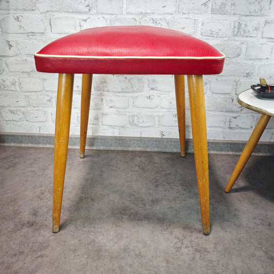 Midcentury Hocker rot Kunstleder 50er Jahre Holzbeine quadratisch Vintage Sitzhocker Space Age Rockabilly Retro Möbel