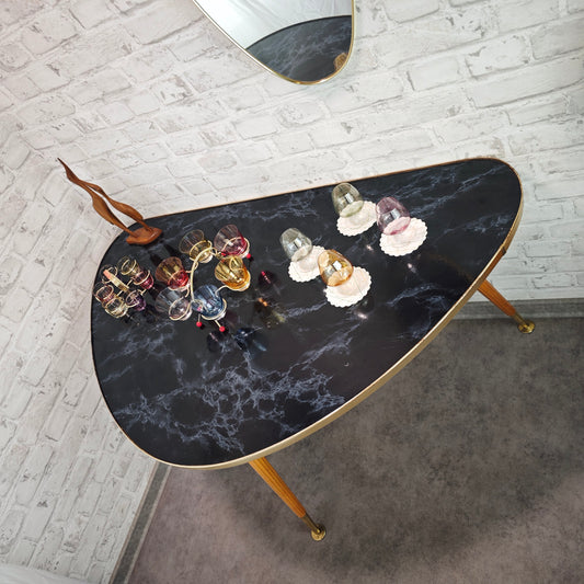 Midcentury Nierentisch schwarz Marmoroptik 50er Jahre Dreibein Messingrand Holzbeine Space Age Rockabilly