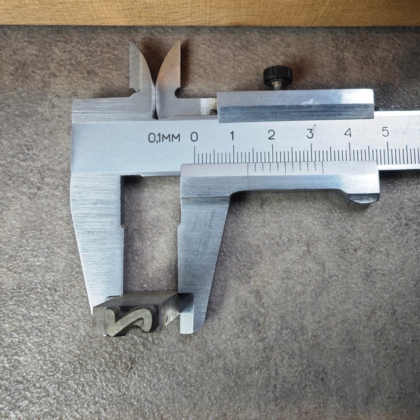 Bleisatz Plakatschrift 72 pt und 36 pt Didot Lettern Buchdrucksatz Brush Buchdruck