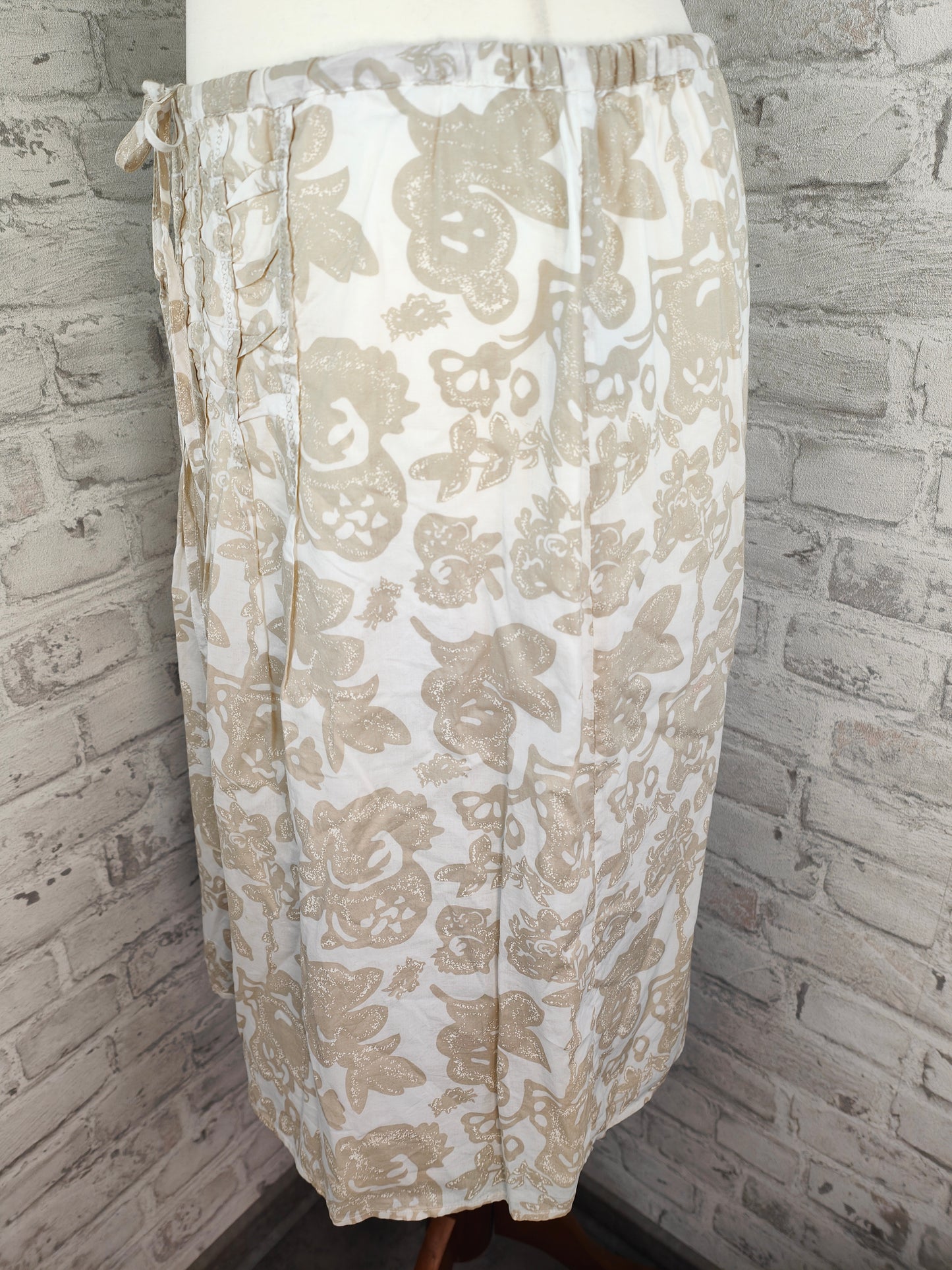 Ensemble de 2 pièces jupe d'été à motifs coton blanc beige et écharpe assortie garde-robe de vacances motif floral écharpe légère jupe fleurs style d'été ensemble combinaison de vêtements