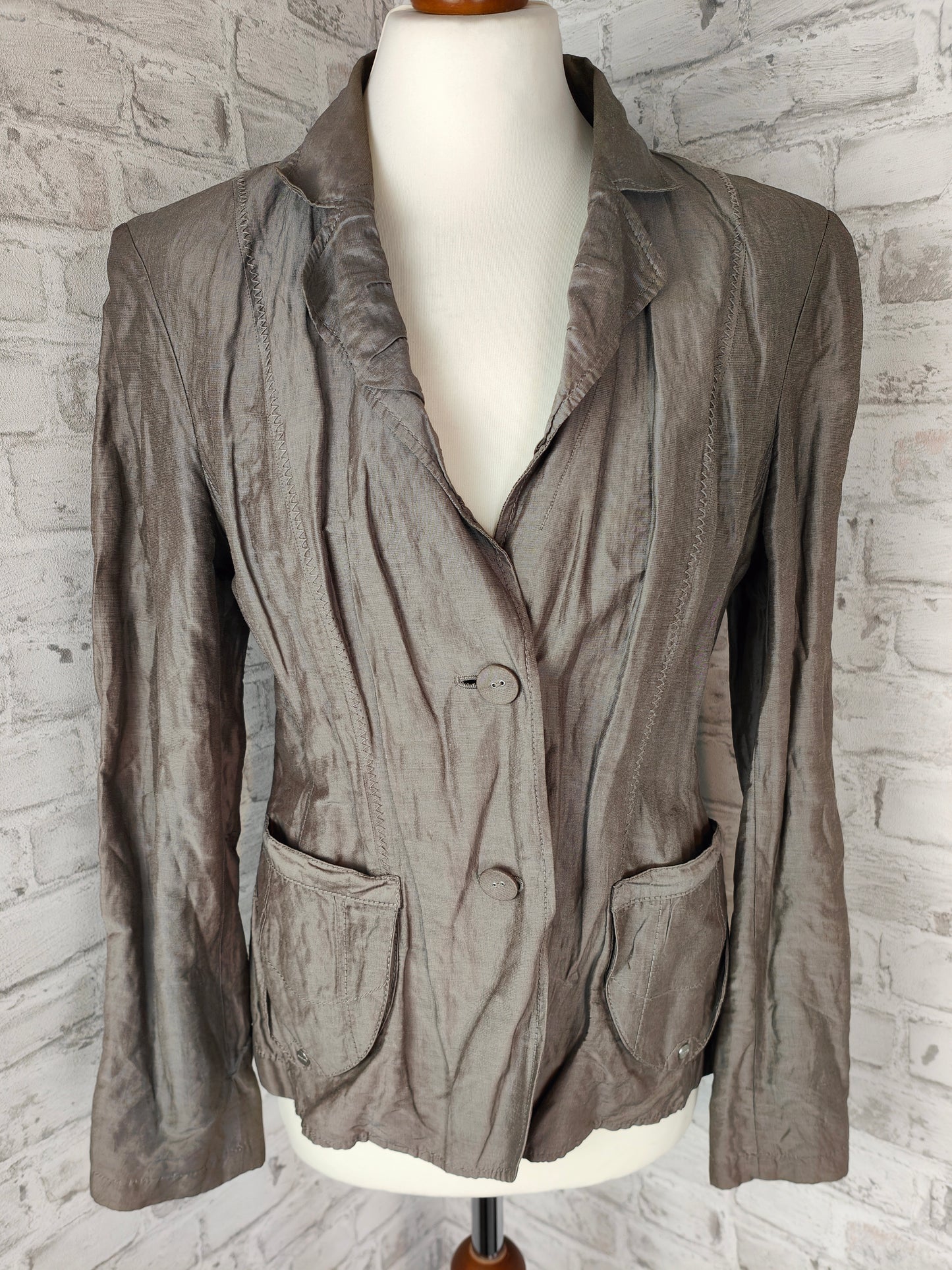 Ensemble de 4 pièces jupe et blazer au look écrasé de Betty Barclay & foulard en soie Gudrun Grenz & haut Esprit dentelle couleurs d'automne kaki argent gris chatoyant baie style affaires vêtements combinaison de look complet