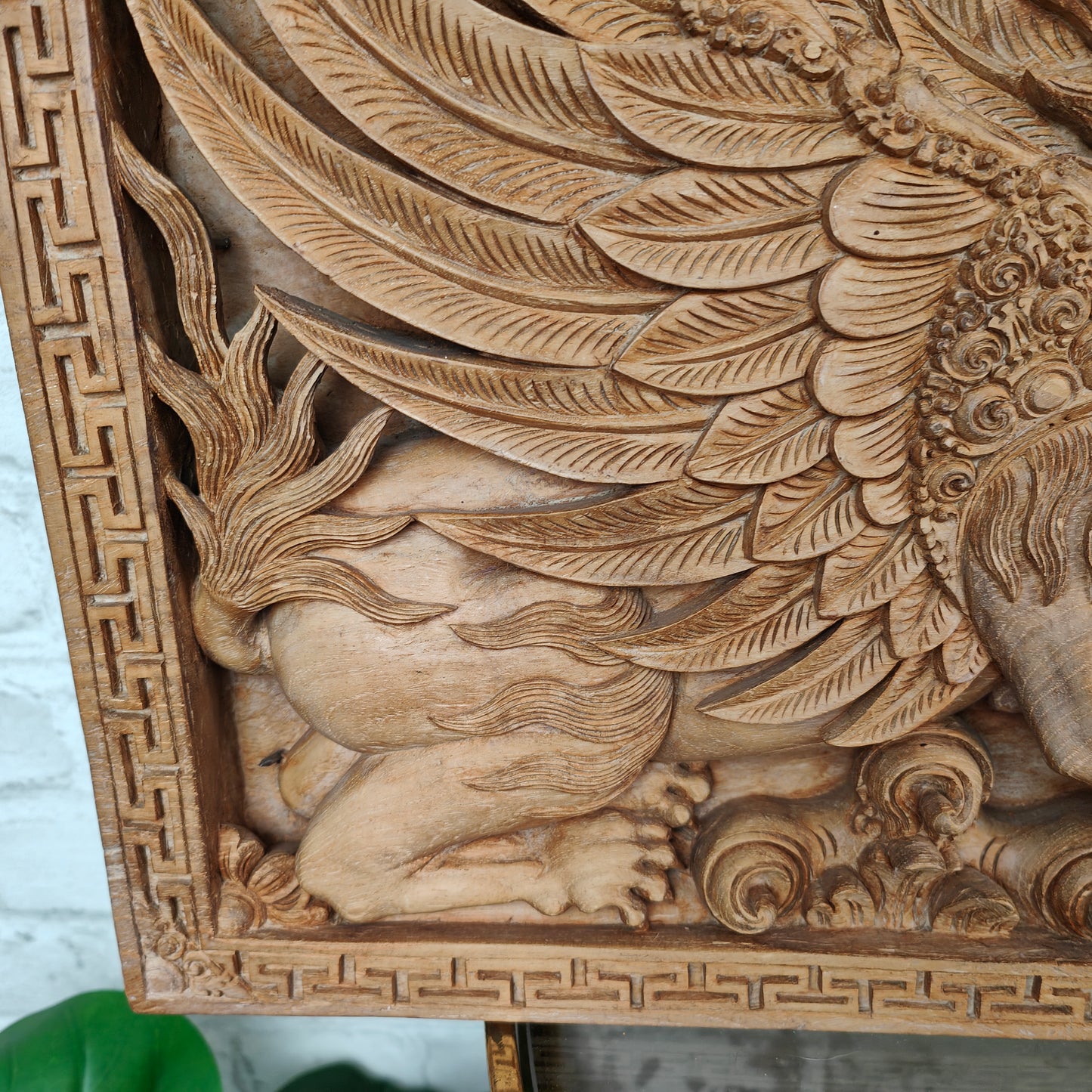 Großes Wandbild 3D Mythologisches Motiv Holz Schnitzerei Relief Garuda Ganesha Barong Asien Bali Thailand Indonesien handgeschnitzt Asiatika