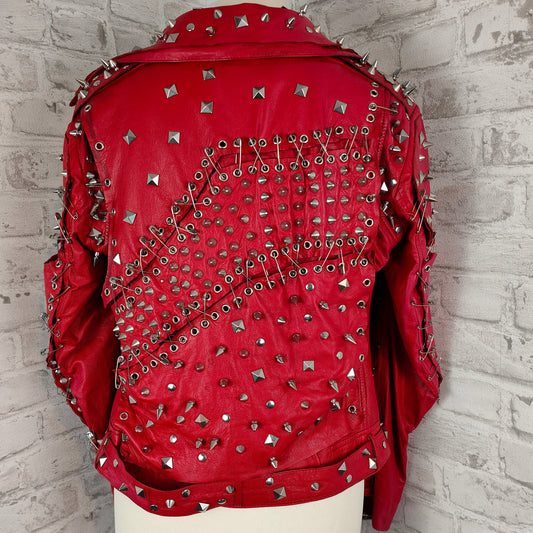 Veste en cuir motard Kapraun rivets rouges épingles de sûreté pièce unique personnalisée tenue de scène unique rocker 1% punk cyberpunk