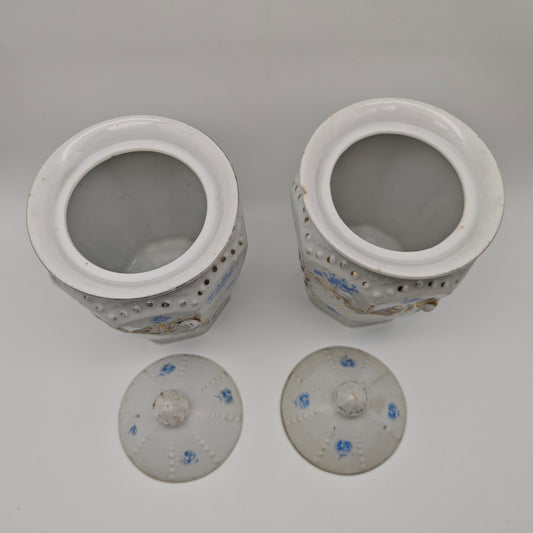 2x storage jar sugar noodles ceramic vessels storage container gold rim flowers blue shabby chic country style cottagecore grannycore antique