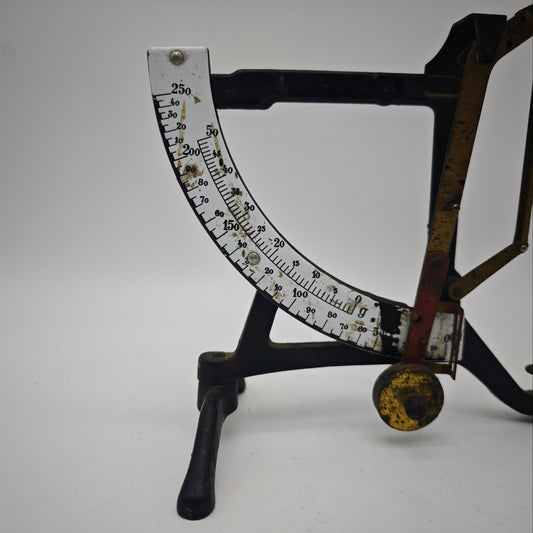 Balance à lettres antique en fonte émaillée, balance de précision mécanique, décoration vintage