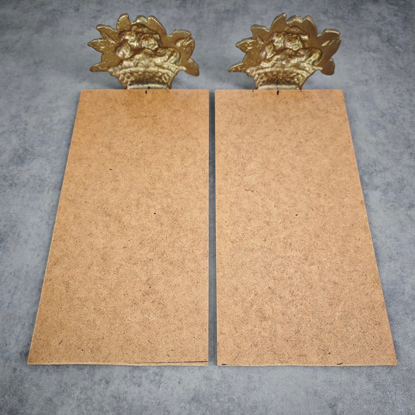 2x Buchstützen Messing Früchtekorb goldfarben massiv gegossen mit Hartfaserplatte 30 cm