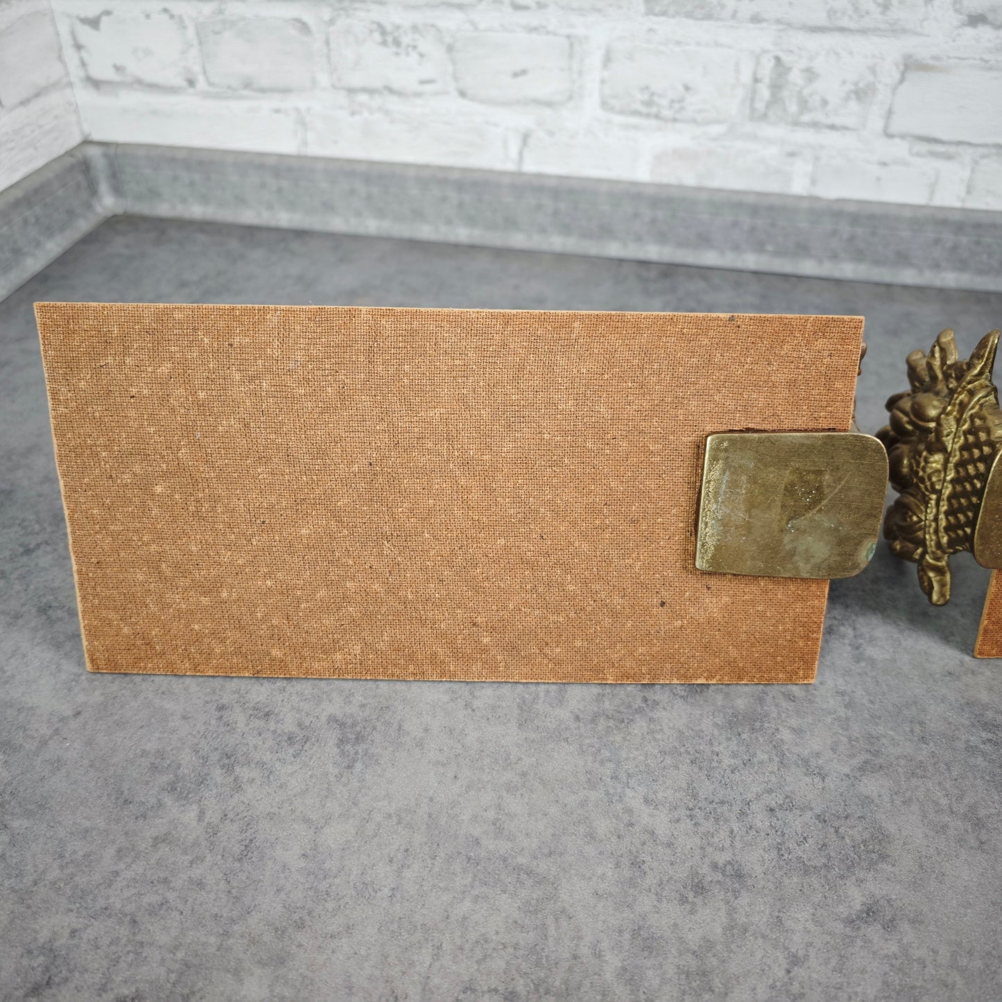 2x Buchstützen Messing Früchtekorb goldfarben massiv gegossen mit Hartfaserplatte 30 cm
