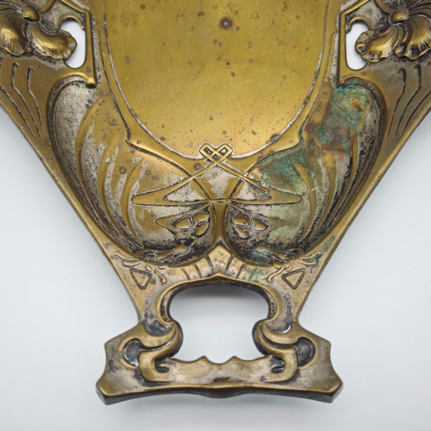 Jugendstil Schale Messing Quist Esslingen 1900 Tablett florales Relief Lilien Ornament Durchbruch F.W.Q.E. antik Obstschale Kommode Deko