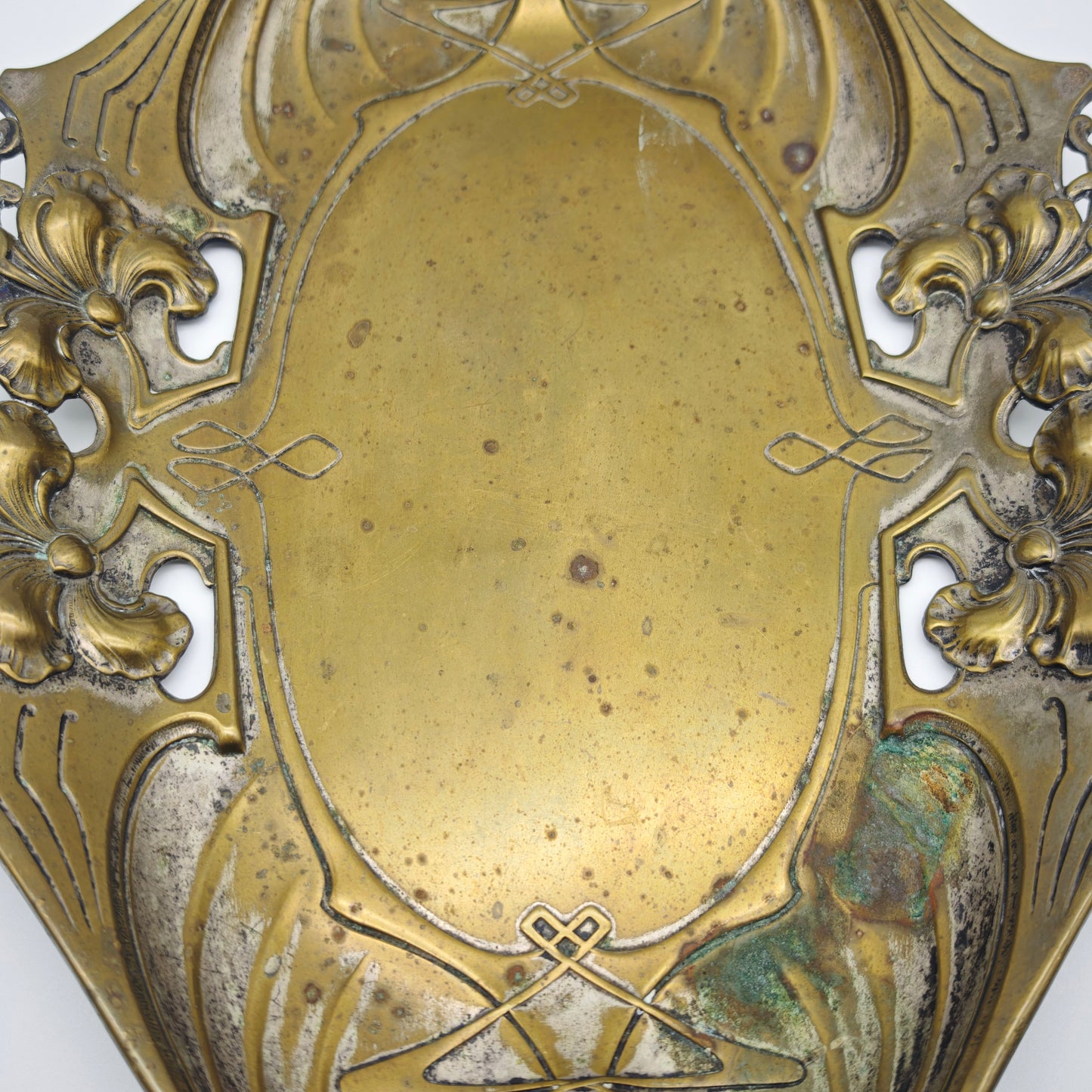 Jugendstil Schale Messing Quist Esslingen 1900 Tablett florales Relief Lilien Ornament Durchbruch F.W.Q.E. antik Obstschale Kommode Deko