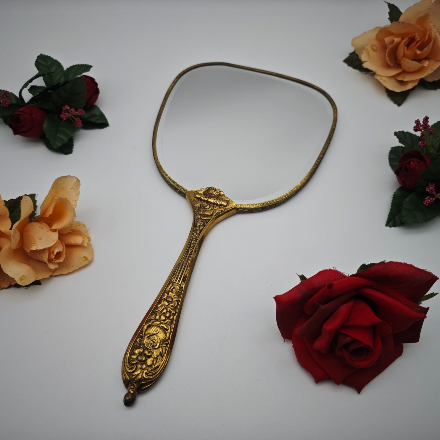 Handspiegel Messing Rosenstickerei Jugendstil Facettenschliff Vintage Vanity
