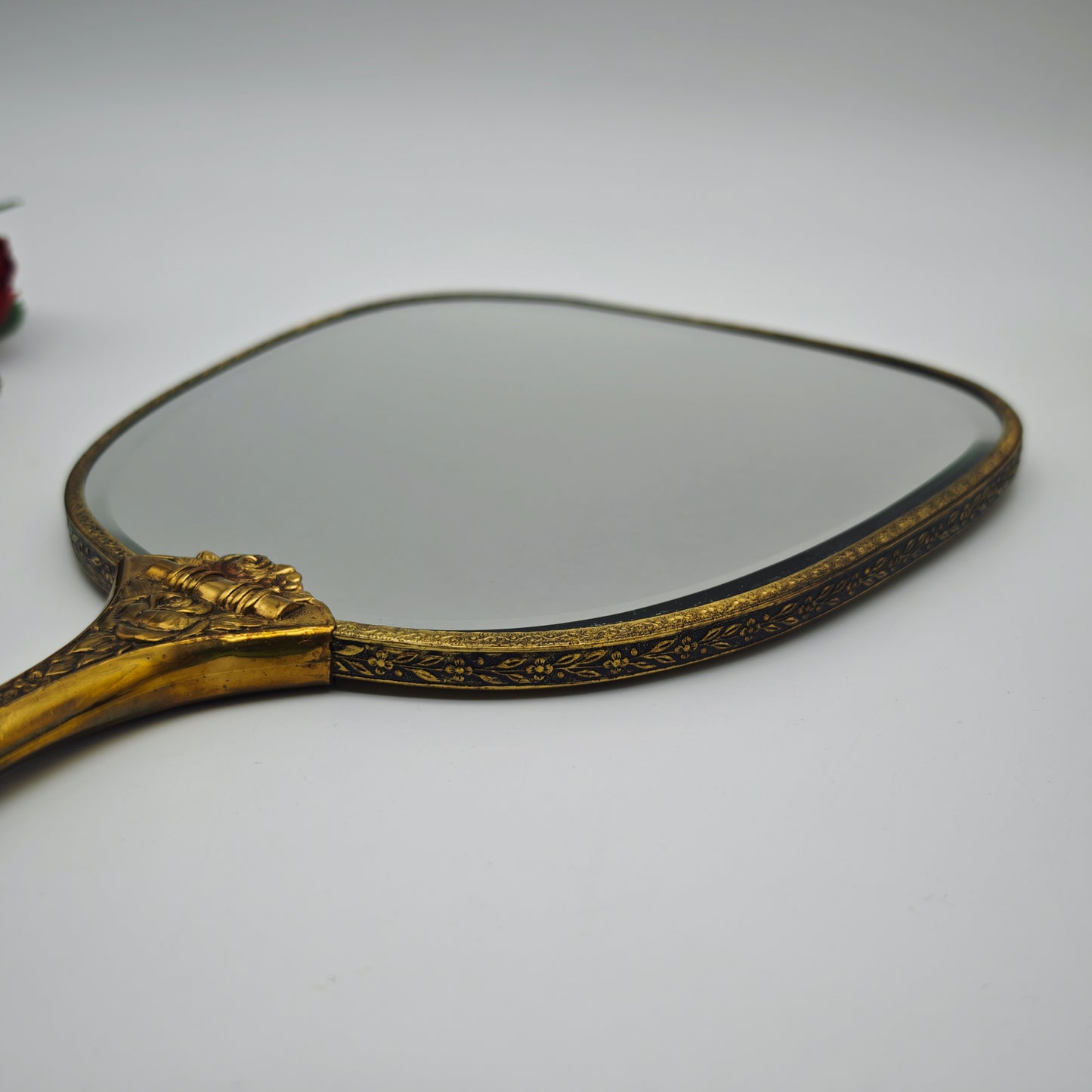 Handspiegel Messing Rosenstickerei Jugendstil Facettenschliff Vintage Vanity