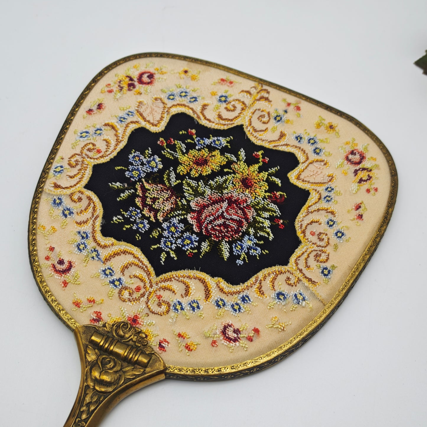 Handspiegel Messing Rosenstickerei Jugendstil Facettenschliff Vintage Vanity