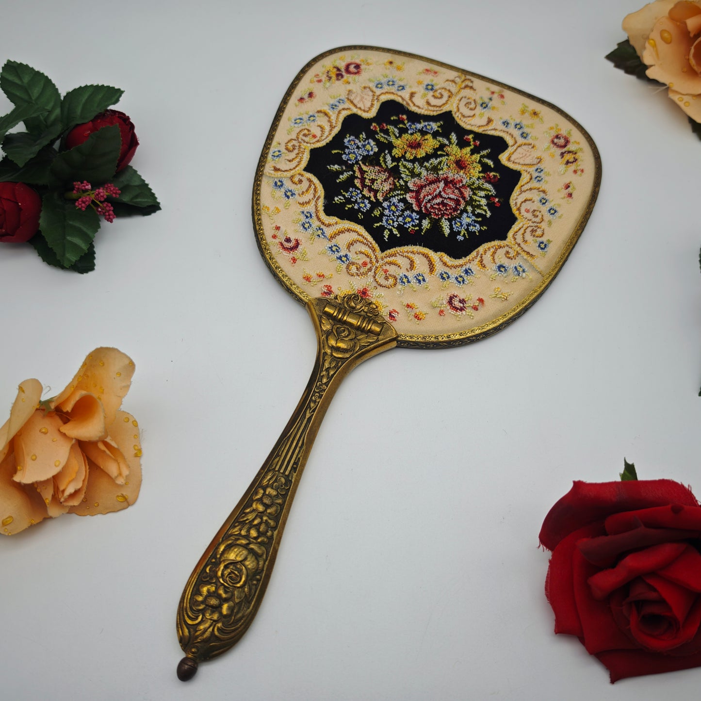 Handspiegel Messing Rosenstickerei Jugendstil Facettenschliff Vintage Vanity