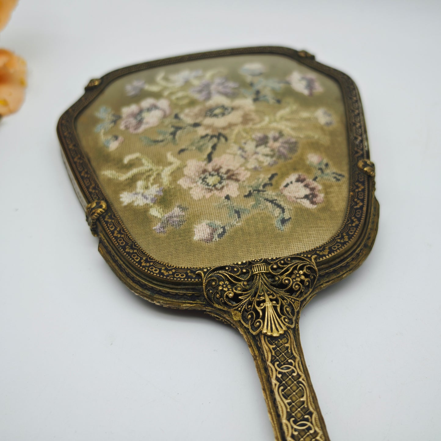 Handspiegel Messing Filigran Facettenschliff Vintage Rosenstickerei 31 cm Vanity