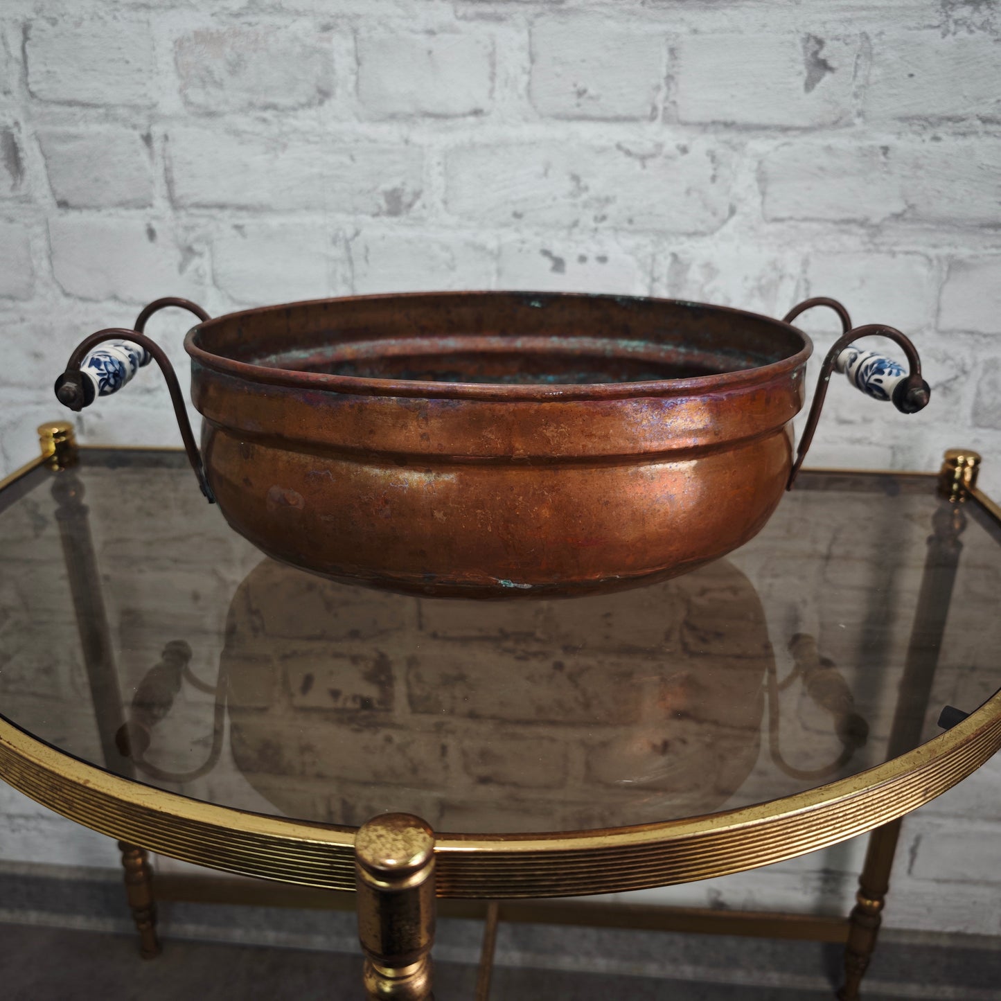 Antike Kupfer Jardiniere oval mit weißen blauen Keramikgriffen 40 cm Pflanzgefäß Vintage Deko