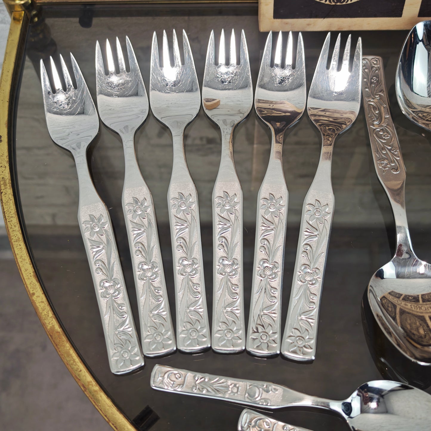 Eickhorn Chalet Besteckset 24-teilig Edelstahl für 6 Personen mit Holzkiste und Blumenornamenten Vintage Silberfarben