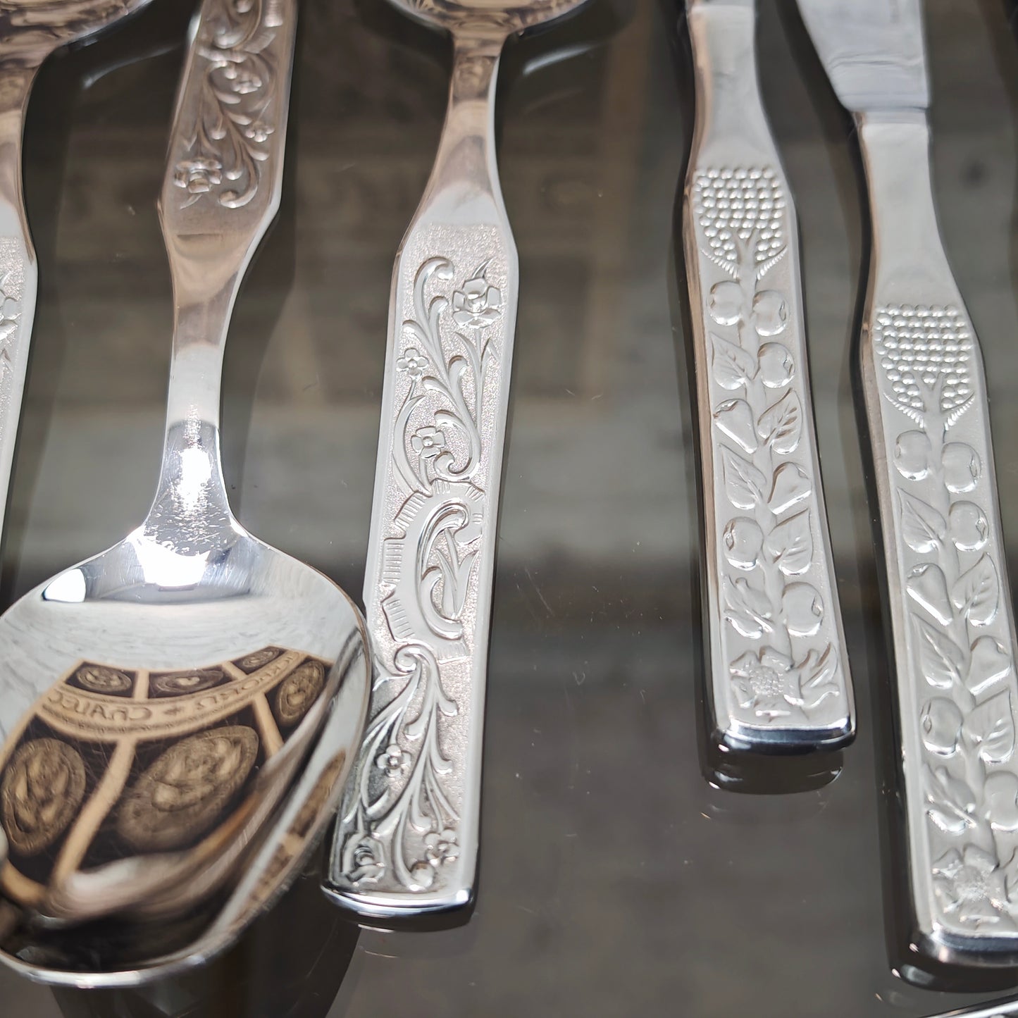 Eickhorn Chalet Besteckset 24-teilig Edelstahl für 6 Personen mit Holzkiste und Blumenornamenten Vintage Silberfarben
