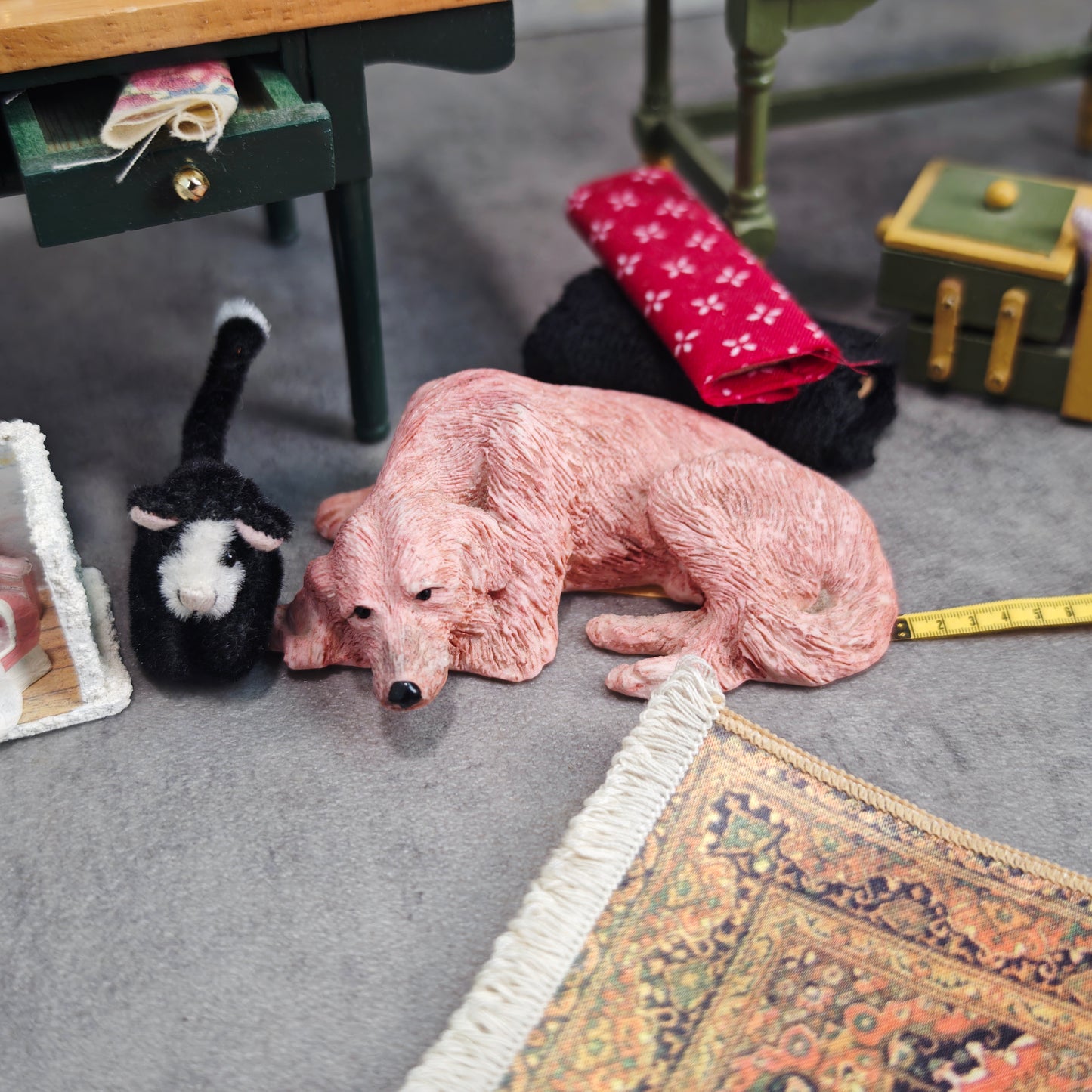 Puppenstube Nähzimmer Boudoir Set Konvolut Miniaturen mit funktionierender Sindaco Uhr