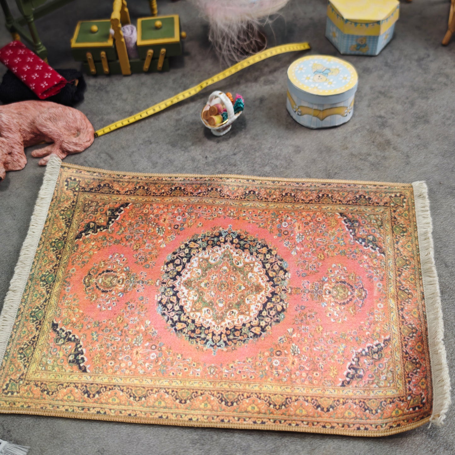 Puppenstube Nähzimmer Boudoir Set Konvolut Miniaturen mit funktionierender Sindaco Uhr