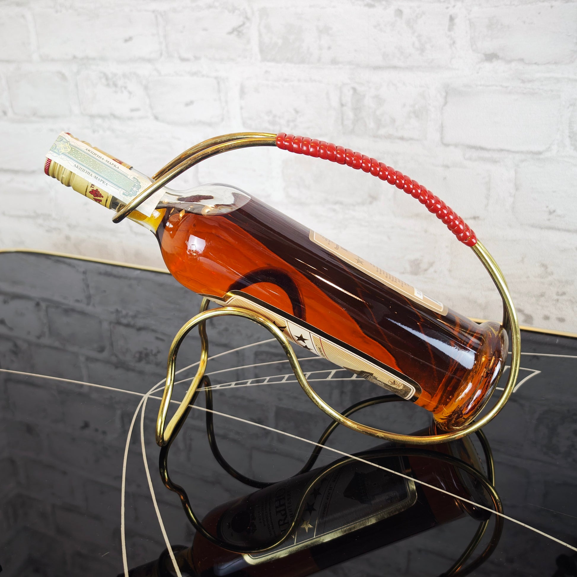 Midcentury Flaschenhalter Messing goldfarben String Ära Weinhalter 50er Jahre Retro