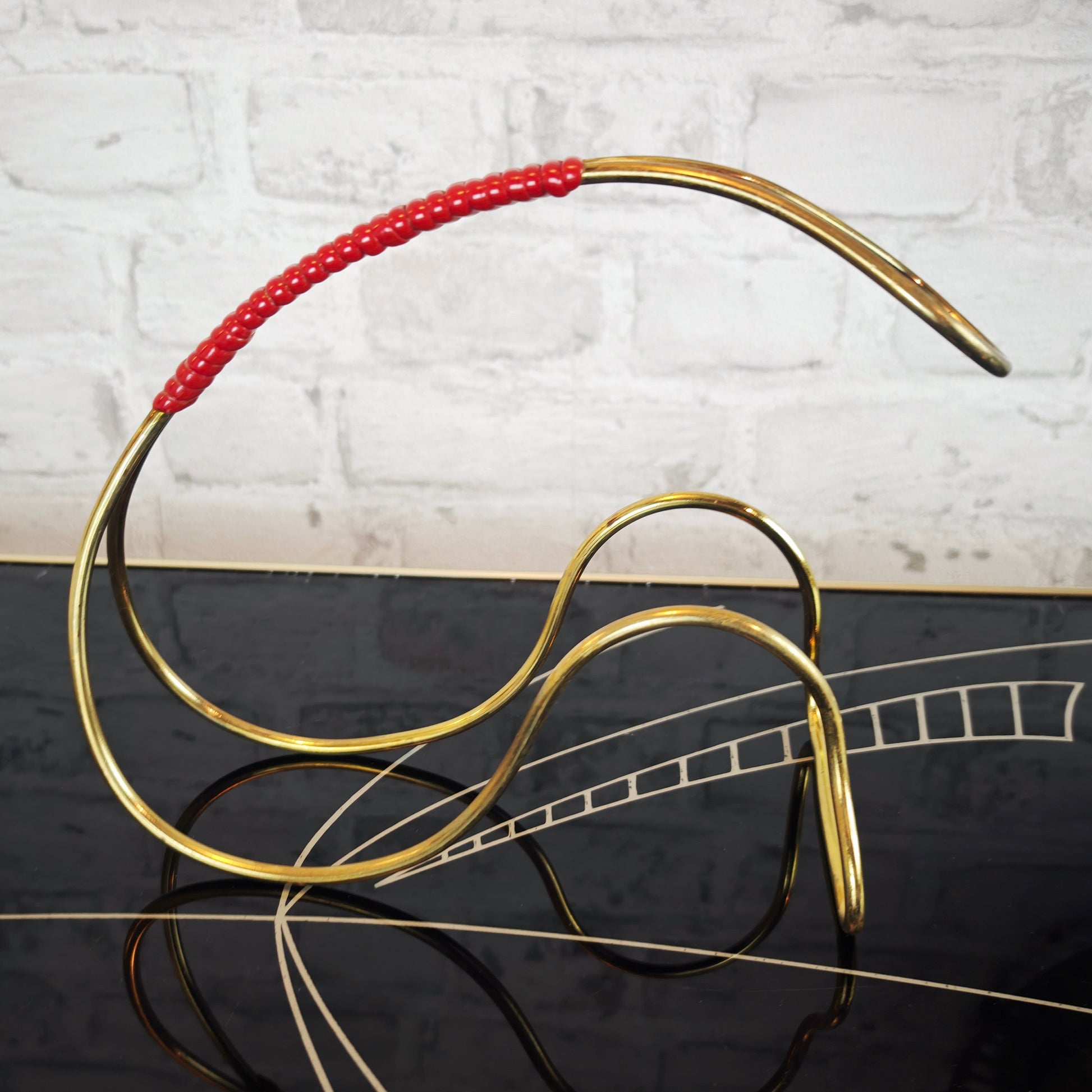 Midcentury Flaschenhalter Messing goldfarben String Ära Weinhalter 50er Jahre Retro