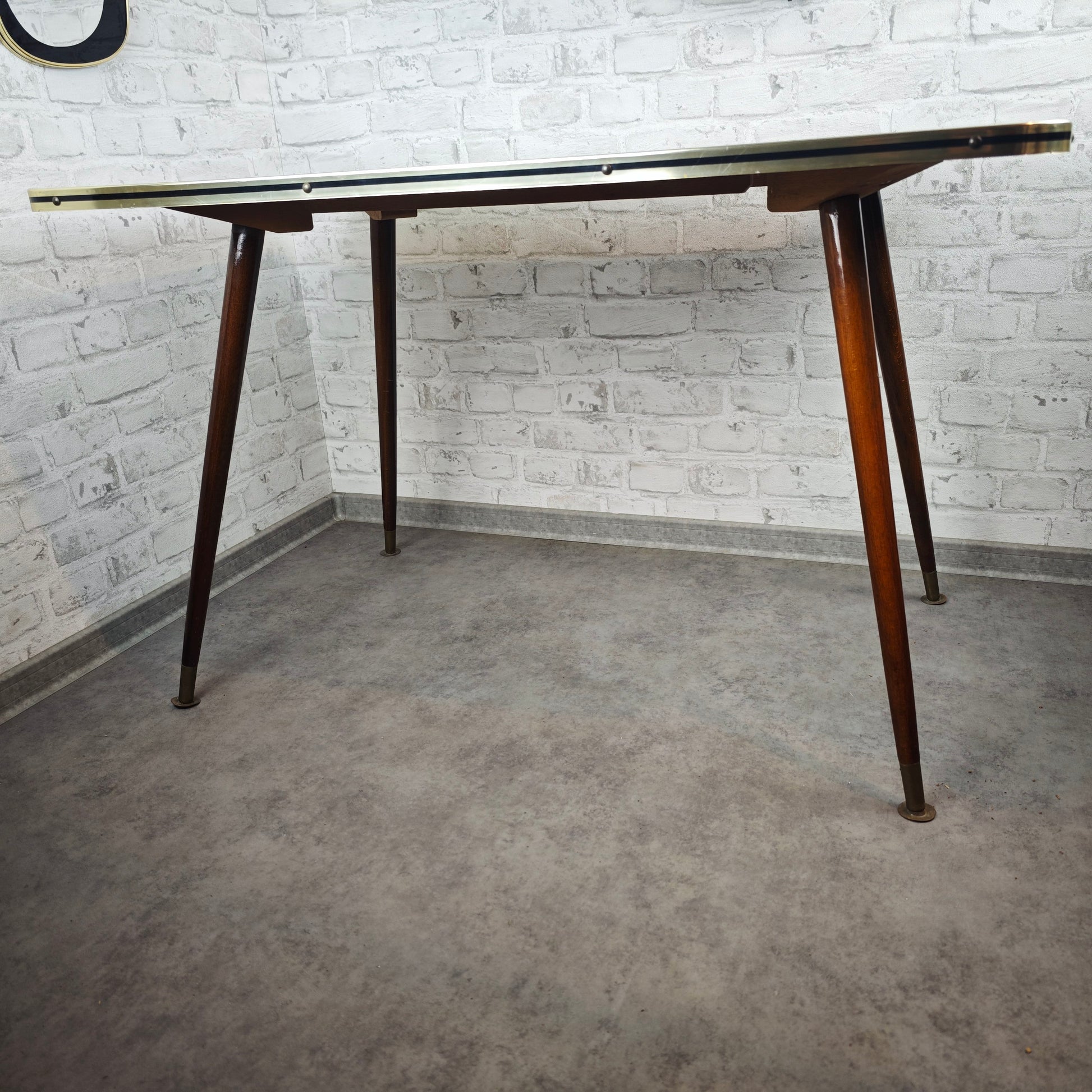 Midcentury Tisch 50er Jahre schwarz gold Glasplatte mit Muster abnehmbaren Beinen Sputnik Rockabilly Retro