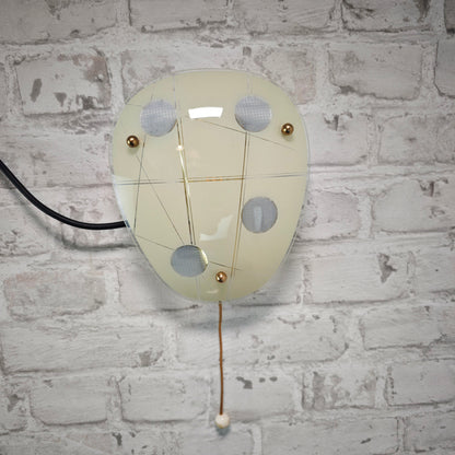 Wandlampe 50er Jahre Glas Messing Nierenform Midcentury Vintage Space Age mit Zugschalter