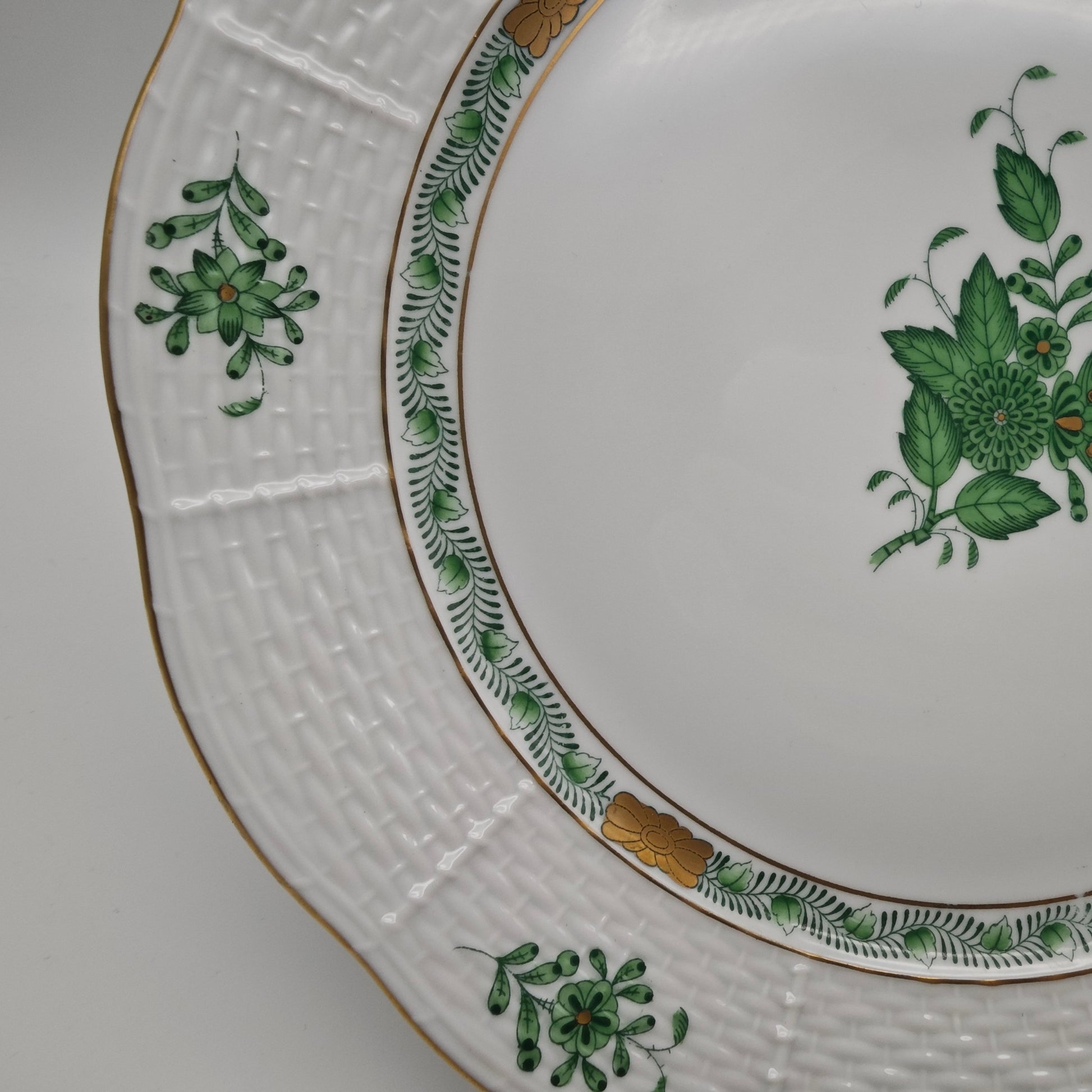 Herend Speiseteller Chinese Bouquet Apponyi Grün mit Goldrand Porzellan 25,5 cm Vintage Ungarn