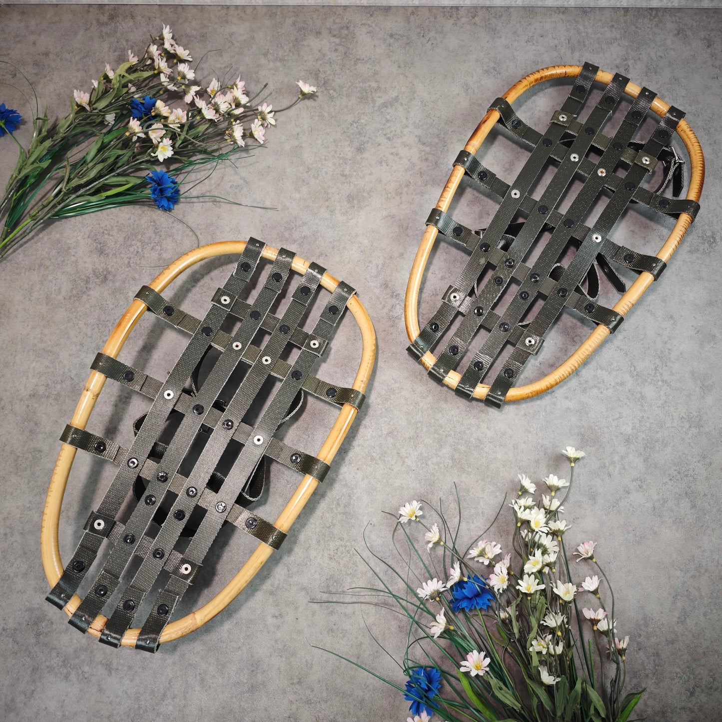 Schneeschuhe Rattan Holzrahmen olivgrün Outdoor Winter Gear Vintage Schneeschuh Deko Trekking Retro Ausrüstung
