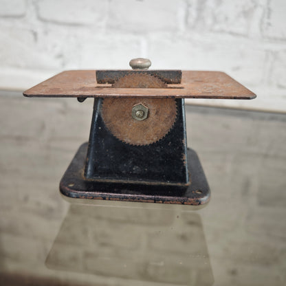 Antike Dampfmaschinen Kreissäge 1920er Zubehör aus Blech mit Zahnradantrieb frühes technisches Spielzeug Dampfspielzeug