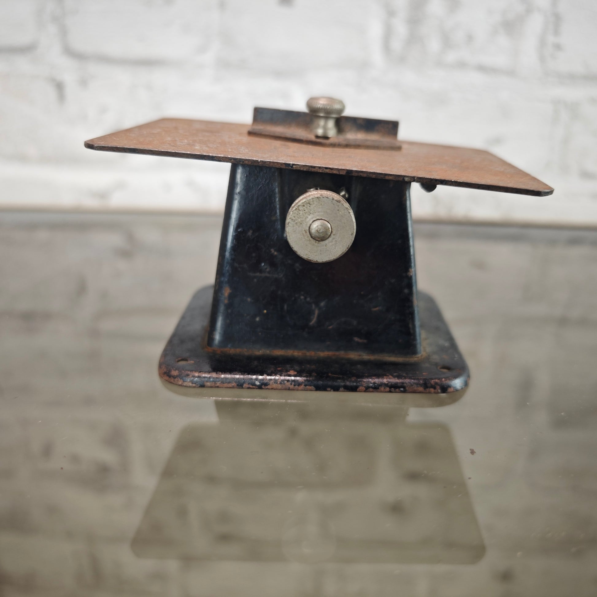 Antike Dampfmaschinen Kreissäge 1920er Zubehör aus Blech mit Zahnradantrieb frühes technisches Spielzeug Dampfspielzeug