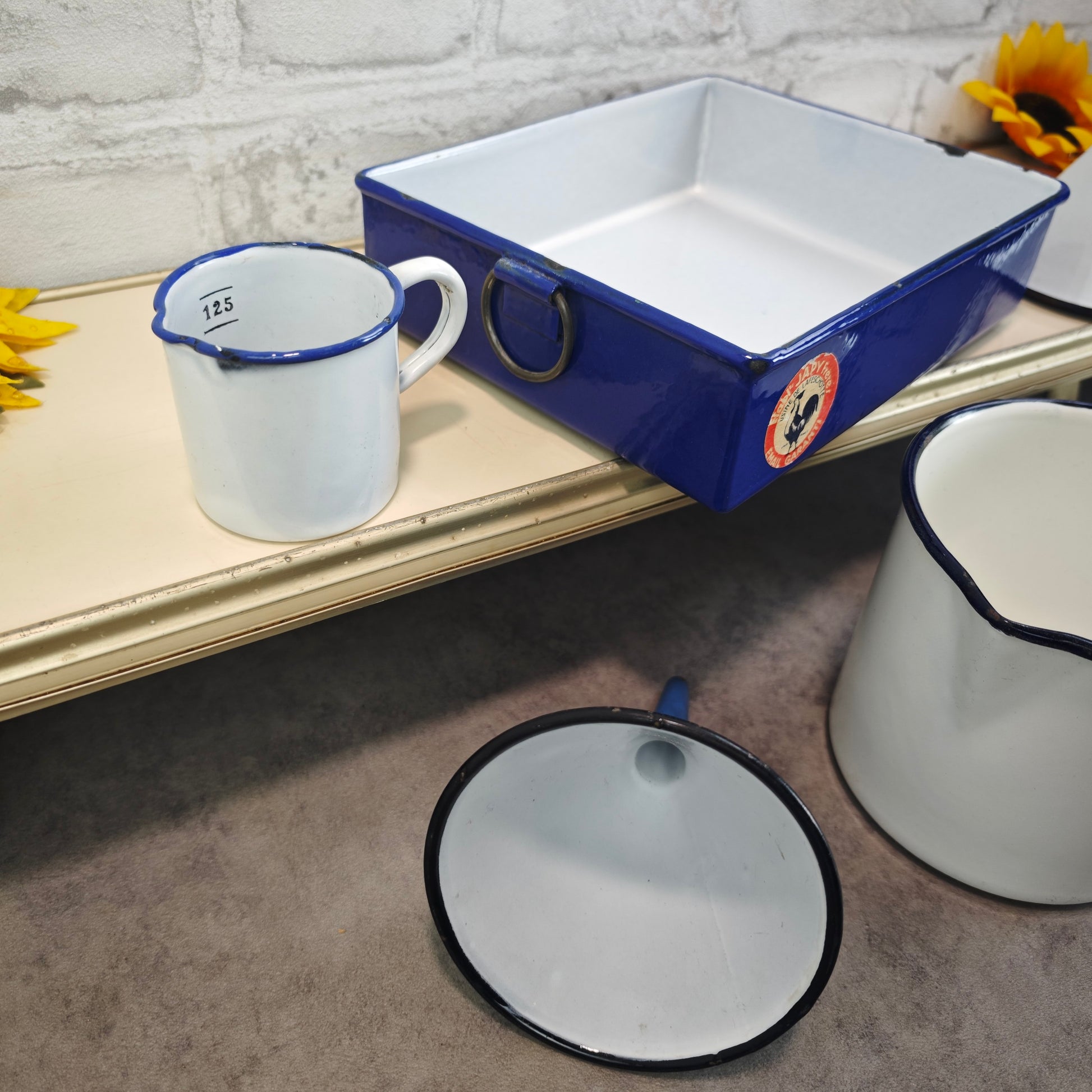 Emaille Set 6 Teile Blau Weiß Vintage Japy-Frères 1920er 1930er Landhaus Küche Backform Trichter Messbecher