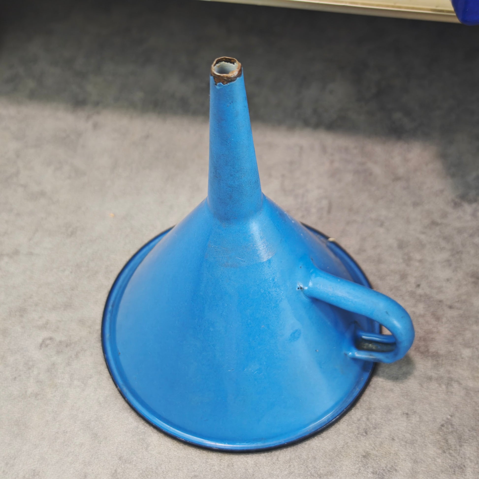 Emaille Set 6 Teile Blau Weiß Vintage Japy-Frères 1920er 1930er Landhaus Küche Backform Trichter Messbecher