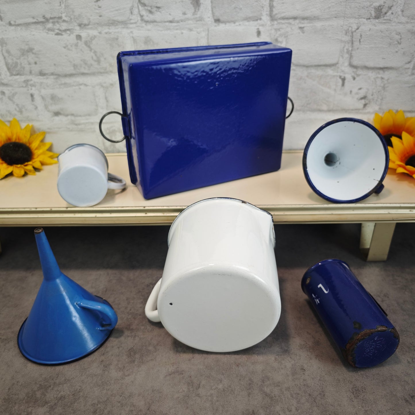 Emaille Set 6 Teile Blau Weiß Vintage Japy-Frères 1920er 1930er Landhaus Küche Backform Trichter Messbecher