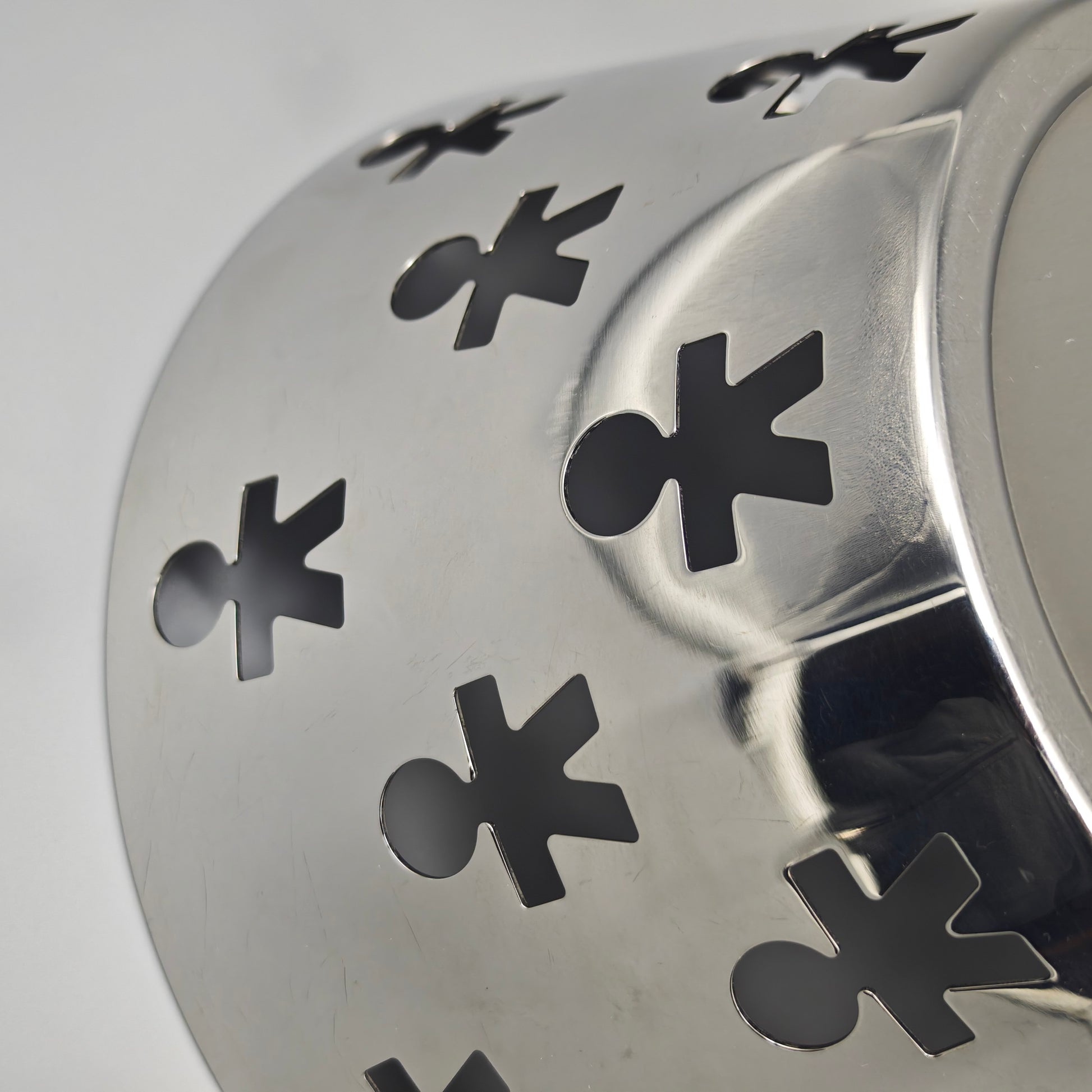 Alessi Girotondo Obstschale King Kong silber perforiert Edelstahl 23cm Vintage Design