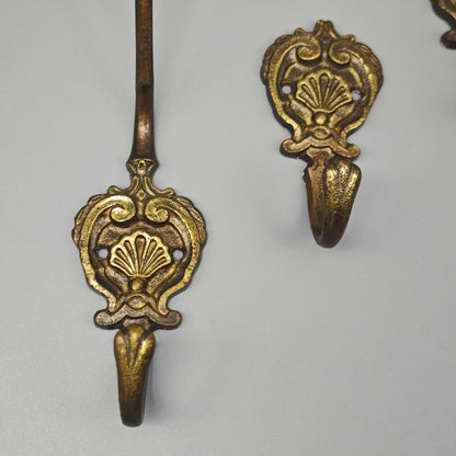 3 Messing Wandhaken im Barockstil mit Muschelmotiv Garderobenhaken Rokoko Wanddeko Hollywood Regency