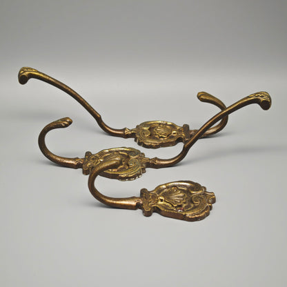 3 Messing Wandhaken im Barockstil mit Muschelmotiv Garderobenhaken Rokoko Wanddeko Hollywood Regency