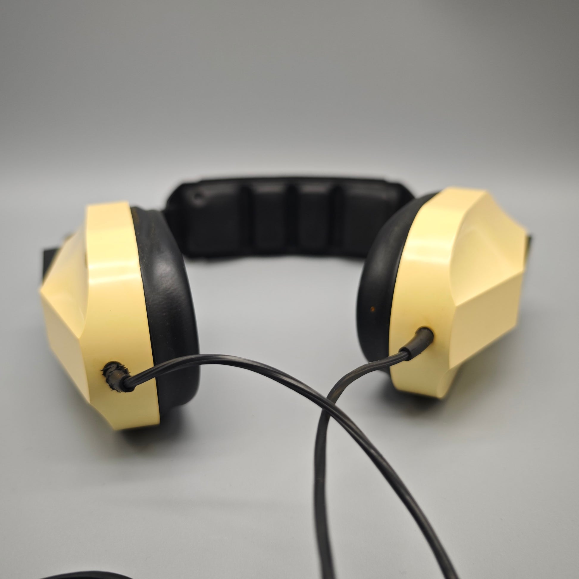 Grundig GDHS 215 Kopfhörer Over Ear 1970er Kunststoff beige schwarz vintage Audio