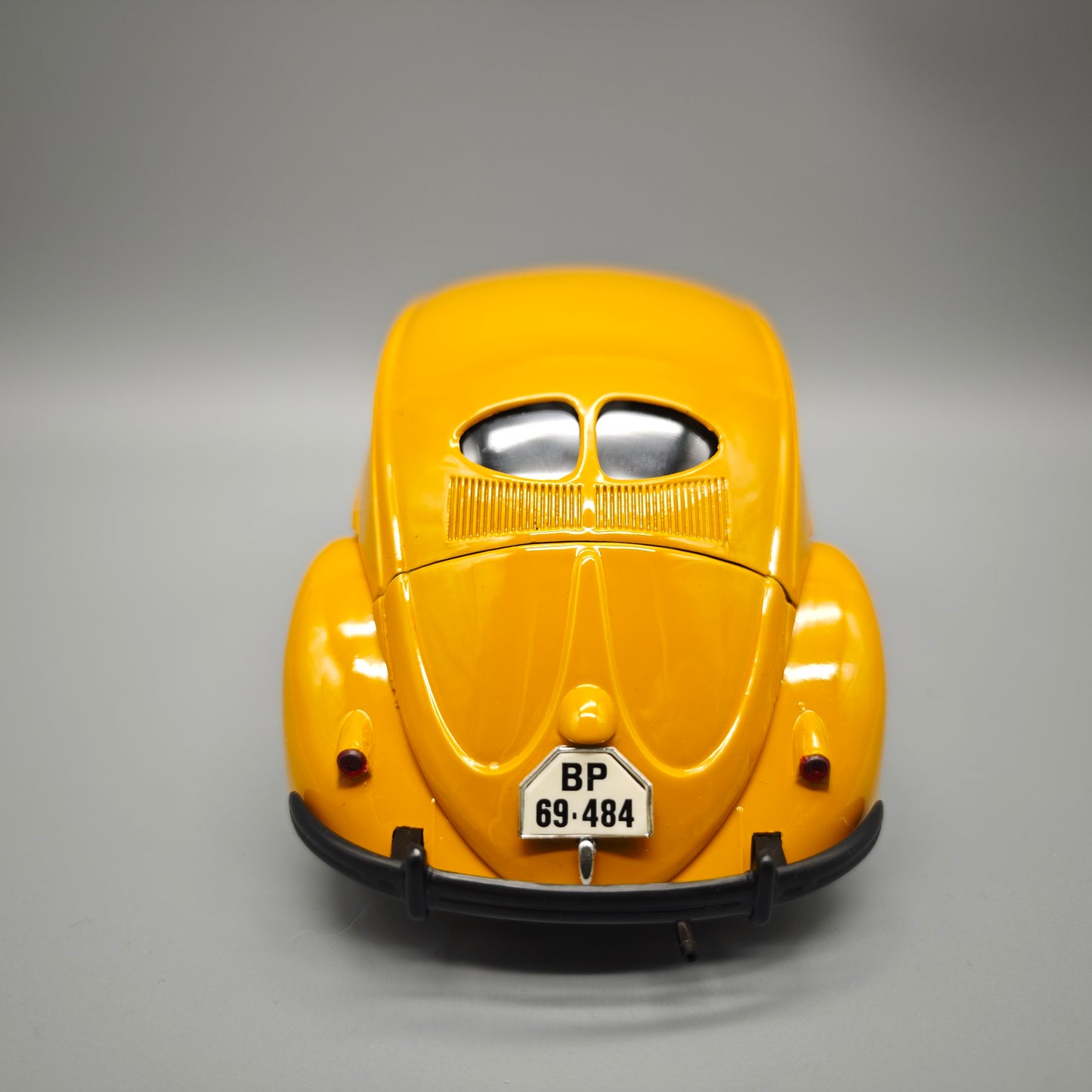 Solido VW Käfer Brezel Deutsche Bundespost gelb 1:17 Modellauto Metall Kunststoff vintage