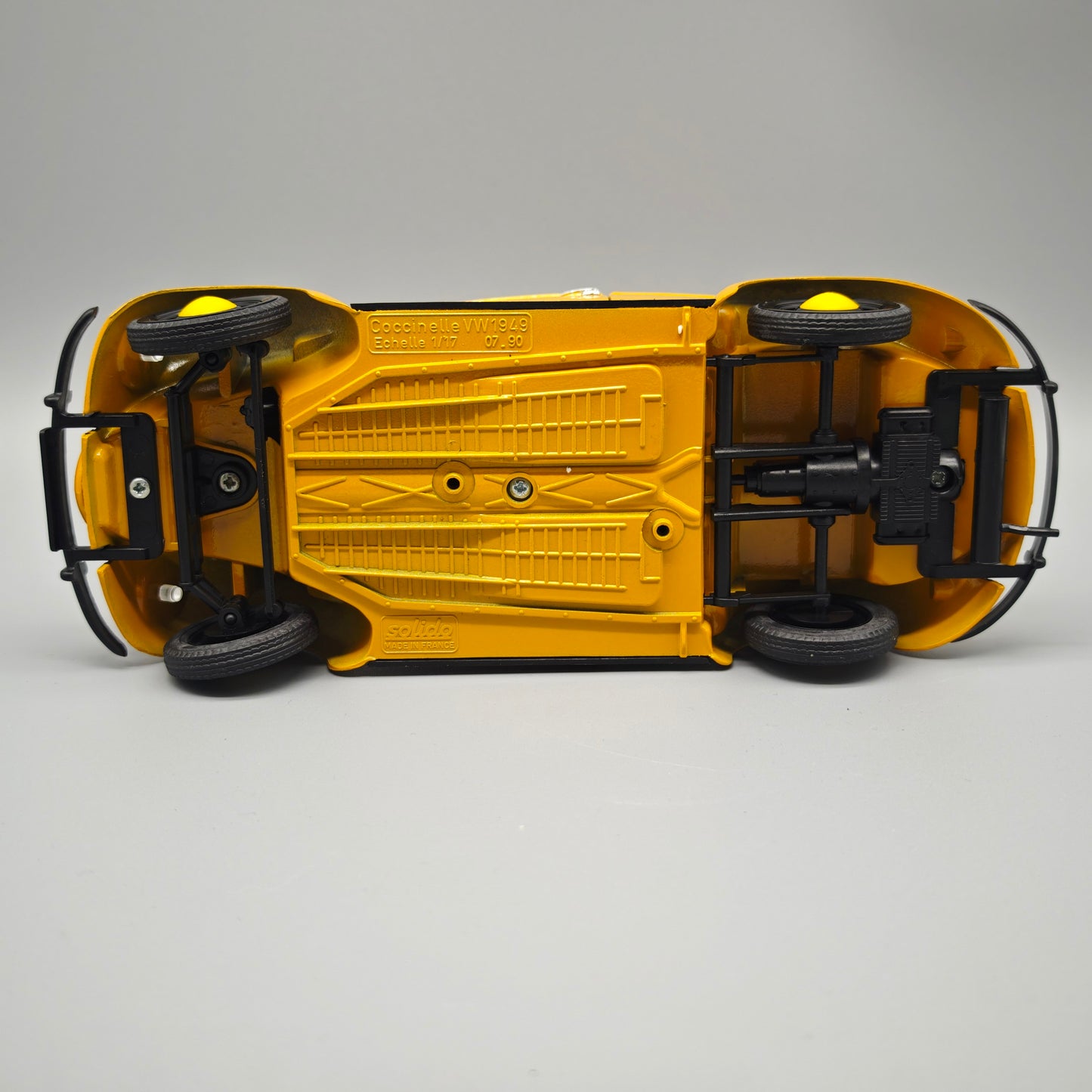 Solido VW Käfer Brezel Deutsche Bundespost gelb 1:17 Modellauto Metall Kunststoff vintage