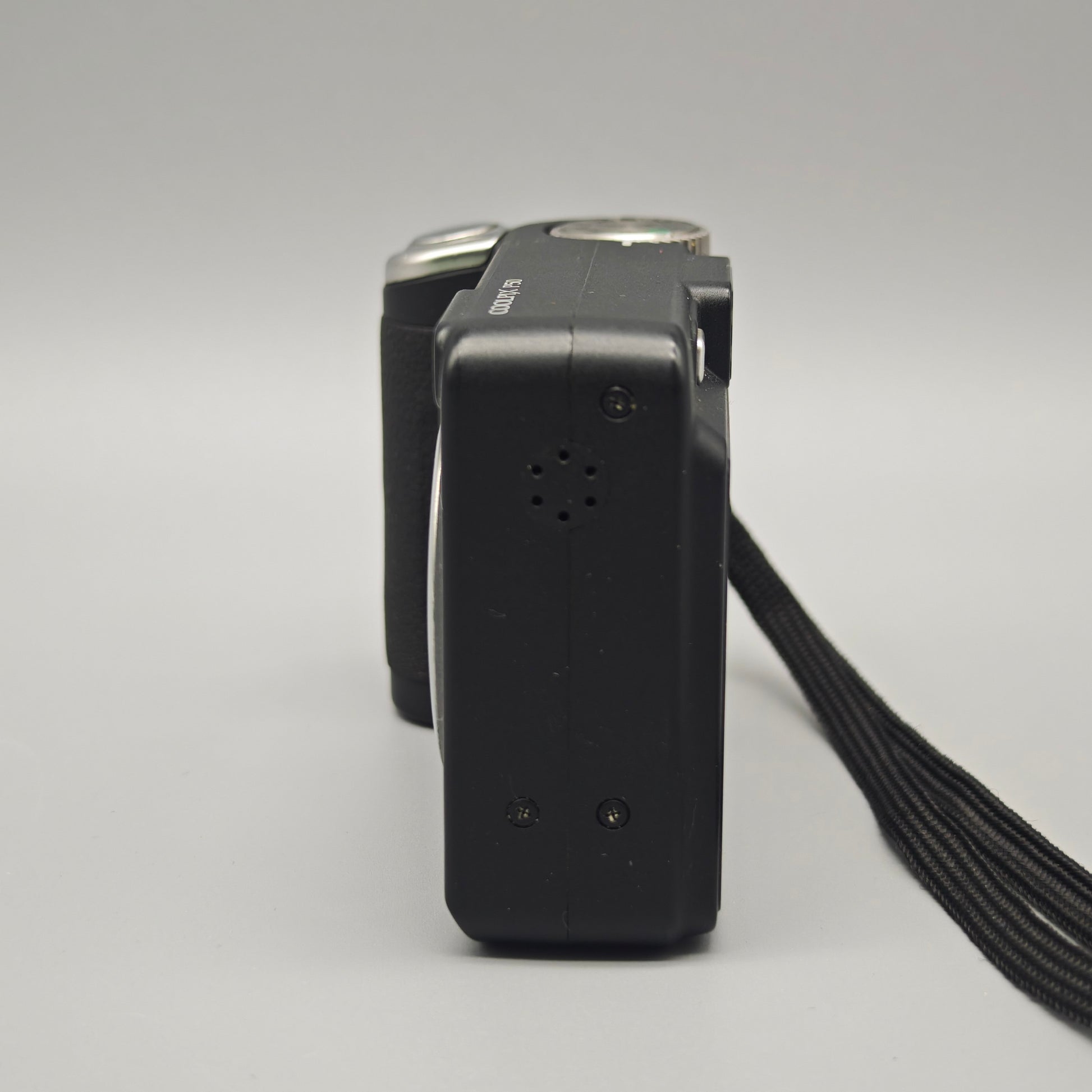 Nikon Coolpix P50 Digitalkamera 8,1 MP mit Tasche 4,7–17 mm Nikkor 3,6x Zoom