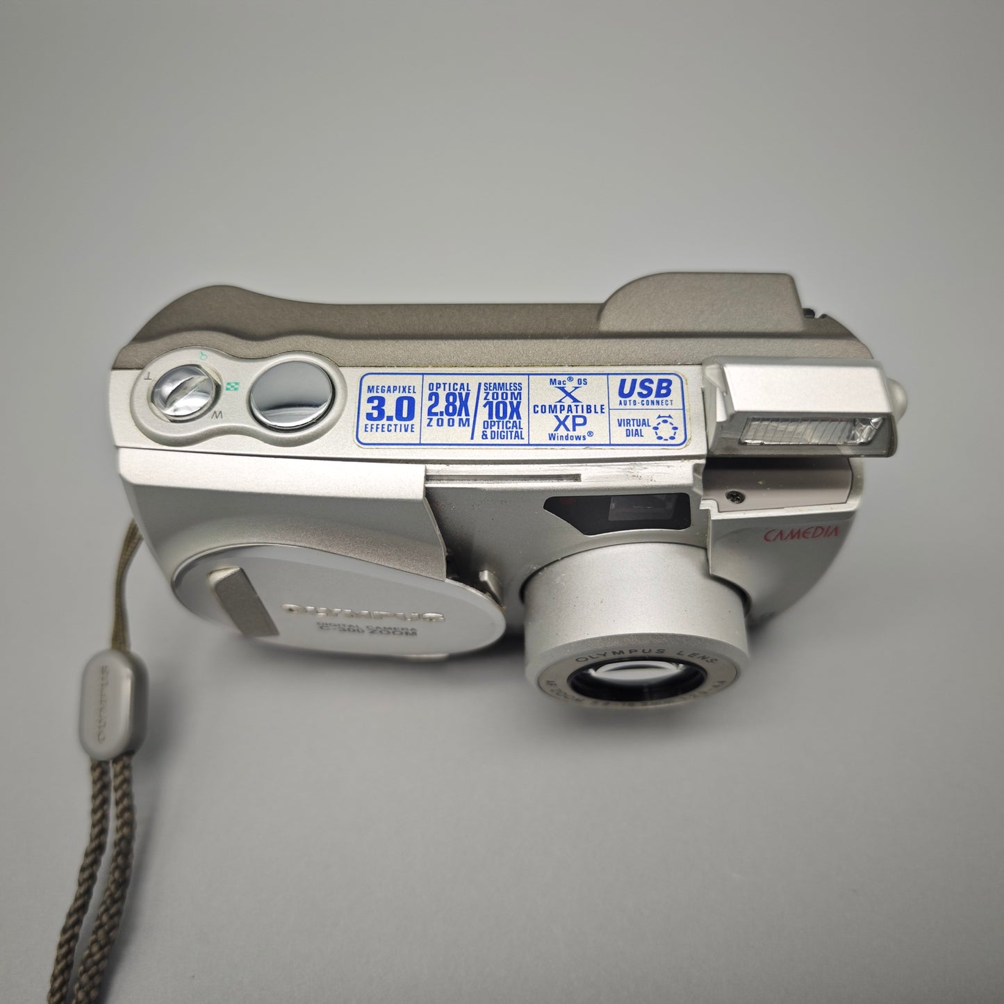 Olympus C 300 Zoom Digital Kamera Silber 3 MP Vintage Digicam mit Tasche und SmartMedia Karten