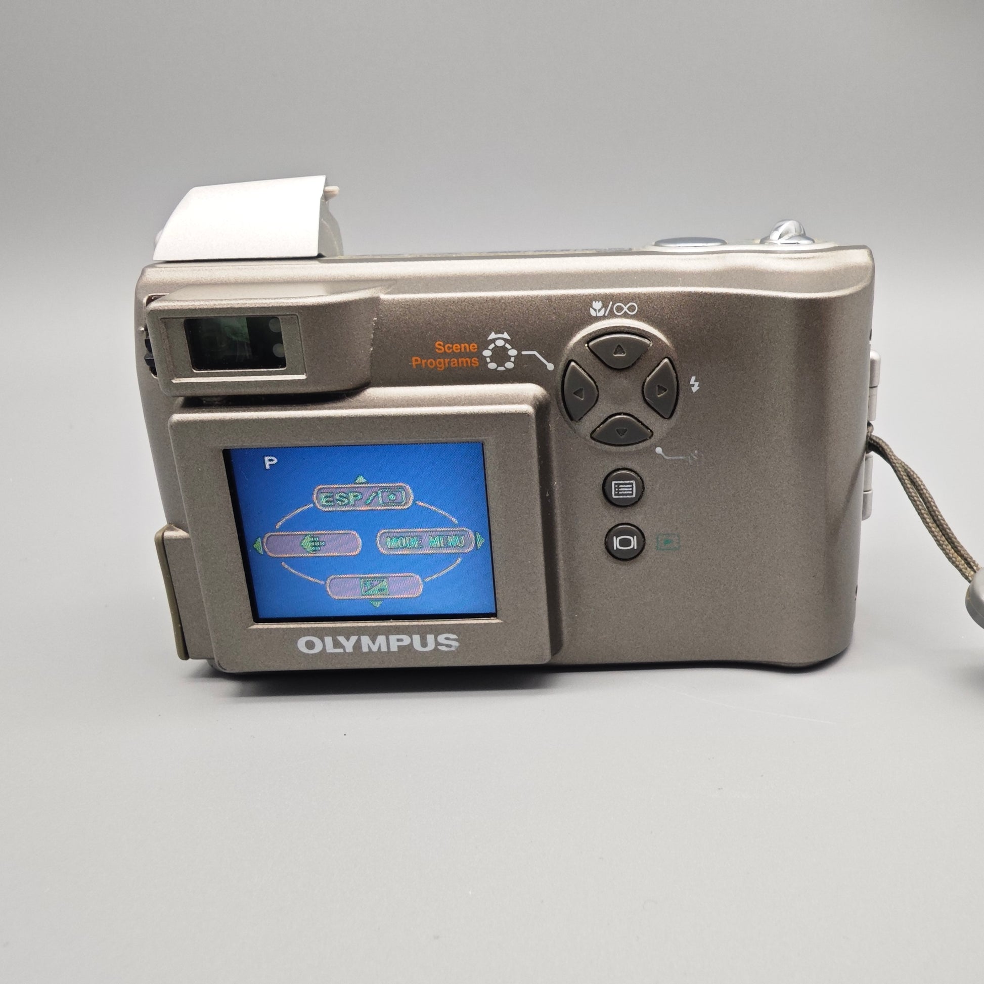 Olympus C 300 Zoom Digital Kamera Silber 3 MP Vintage Digicam mit Tasche und SmartMedia Karten