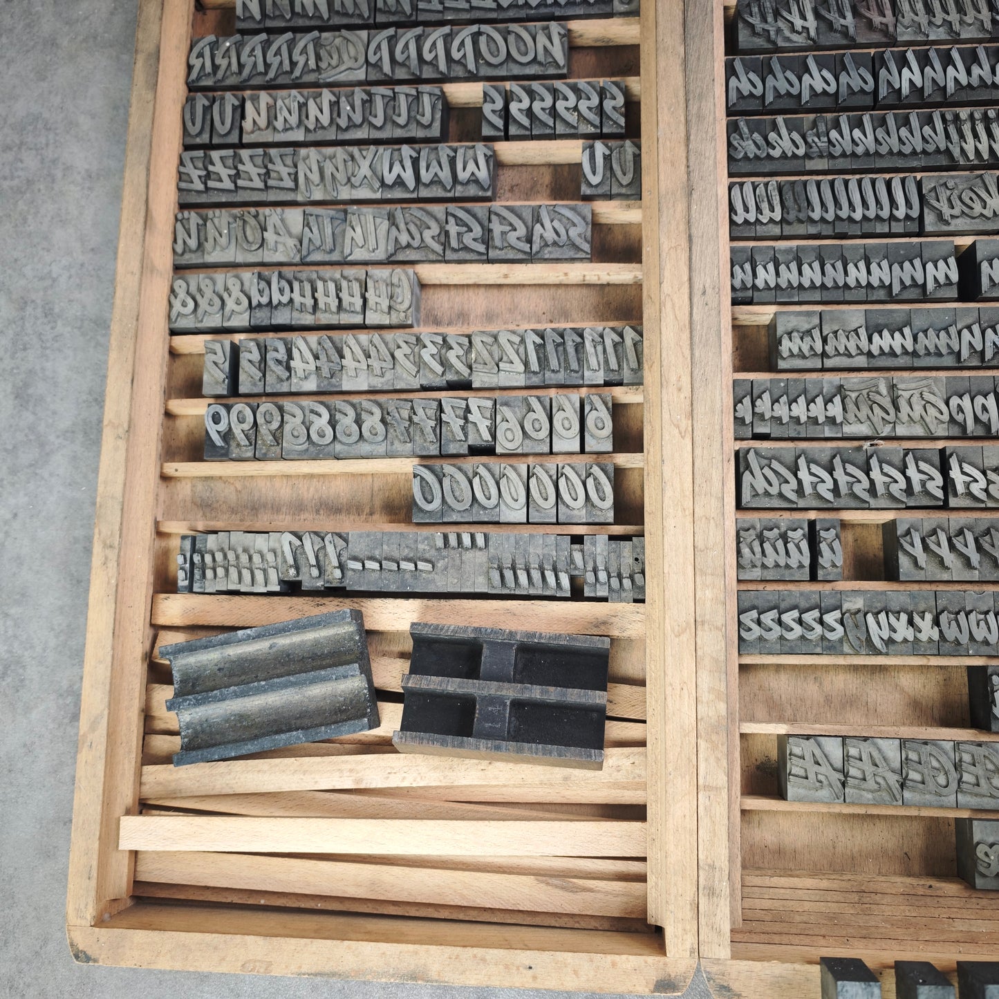 Bleisatz Plakatschrift 72 pt und 36 pt Didot Lettern Buchdrucksatz Brush Buchdruck