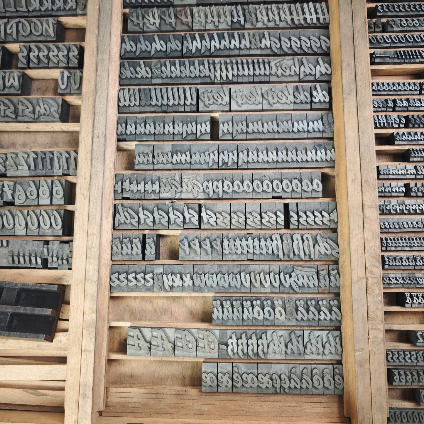 Bleisatz Plakatschrift 72 pt und 36 pt Didot Lettern Buchdrucksatz Brush Buchdruck